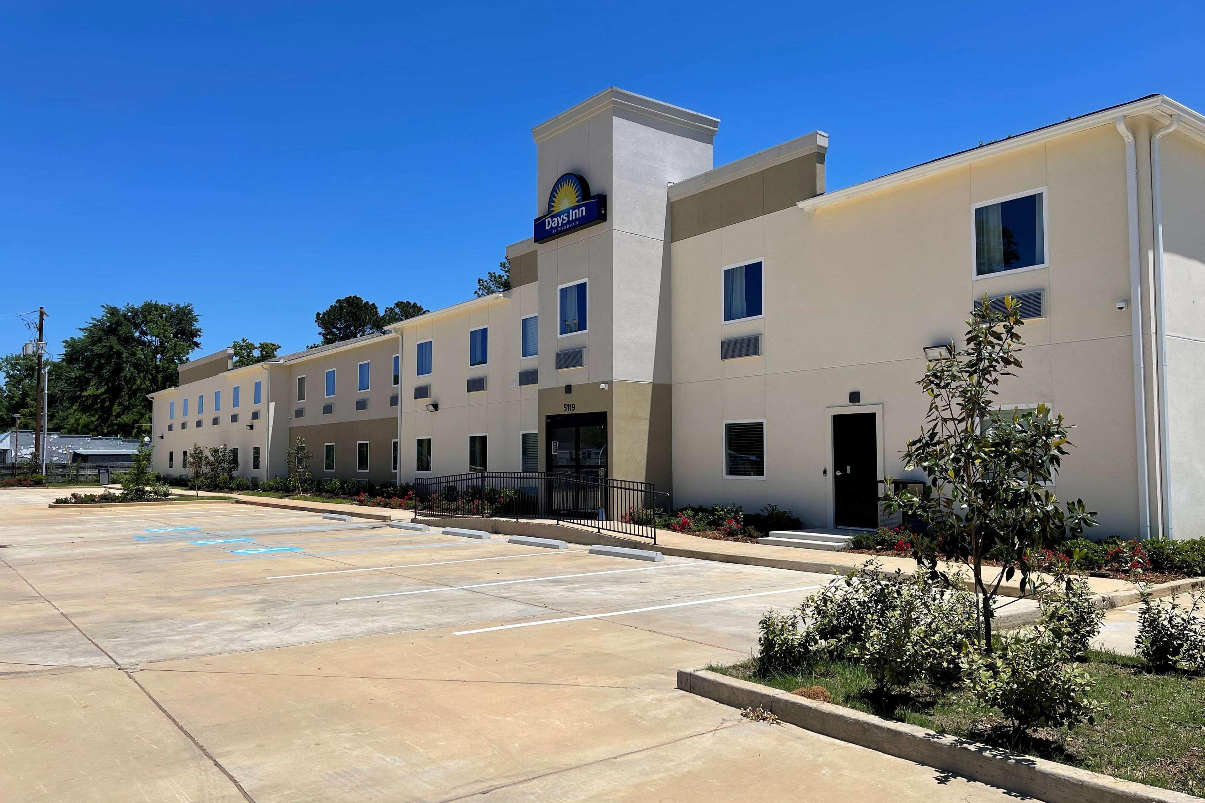 Days Inn By Wyndham Zachary La Exterior photo